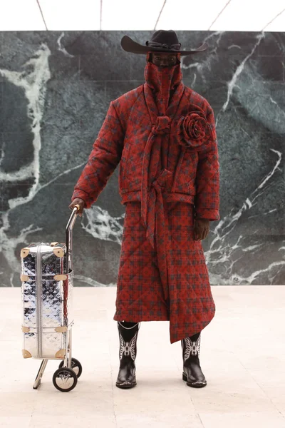 Look 18